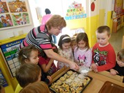 Pečeme koláče ve školce